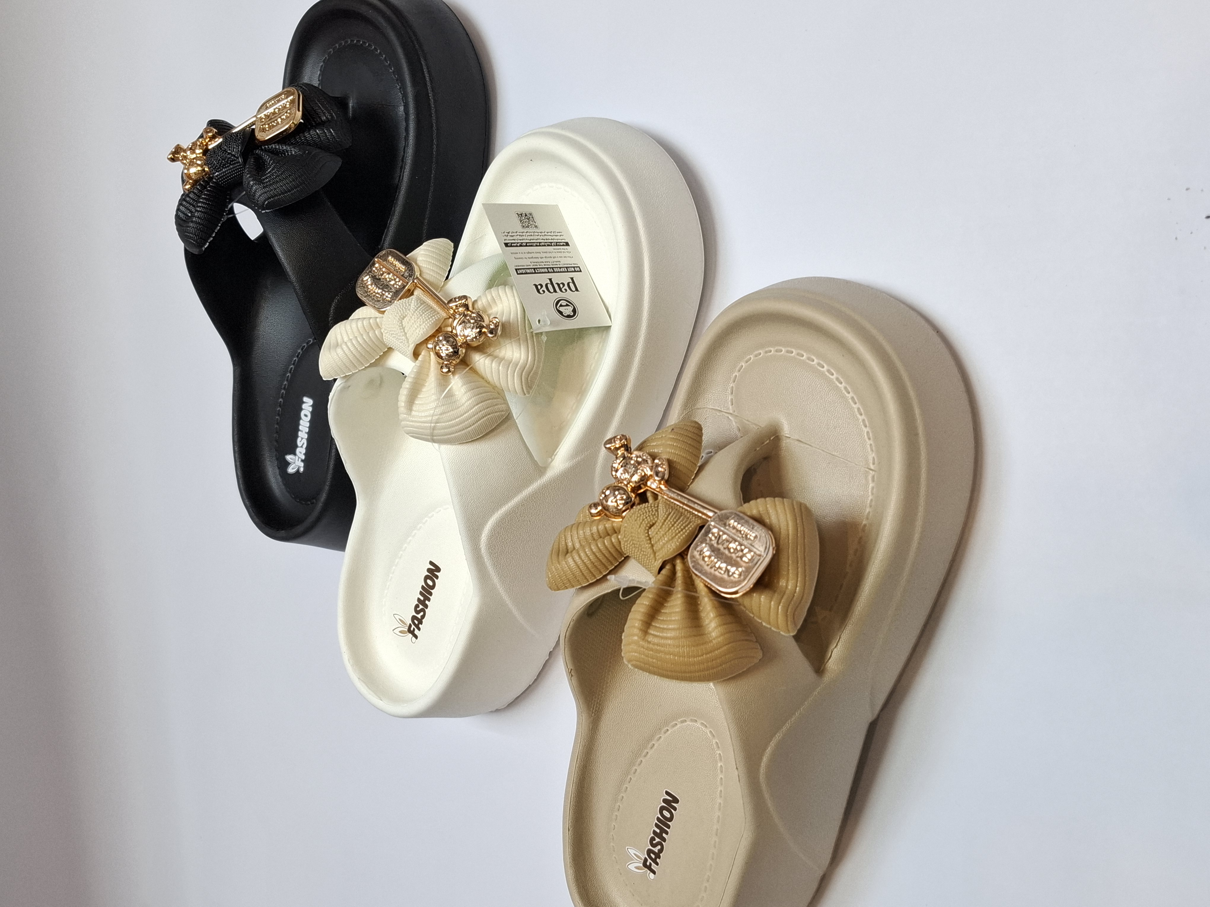 دمپایی انگشتی زنانه مدل آوین شرکت پاپا